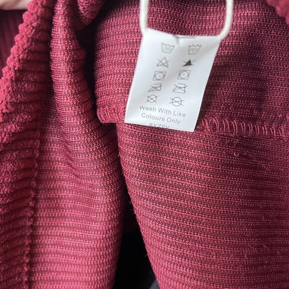 Halara Skirt Womens Small Red Corduroy Back Zip Athletic New - Picture 9 of 9